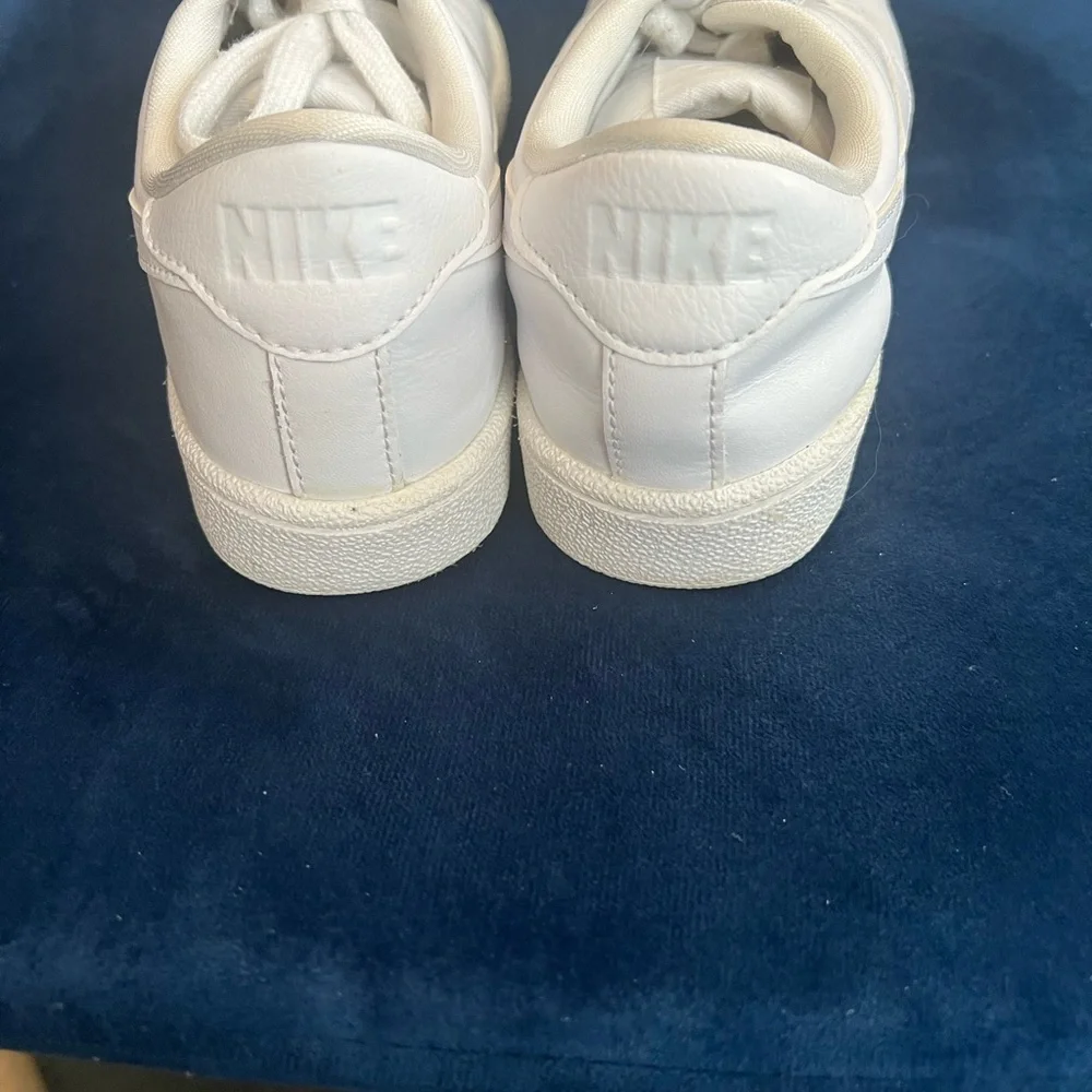 Nike Women’s Tennis Classic White‎ Sneakers